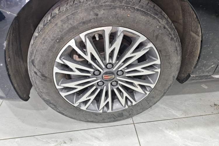 Used Hongqi H5 2024 1.5T DCT Smart Connect Flagship Edition Left Front Wheel Hub
