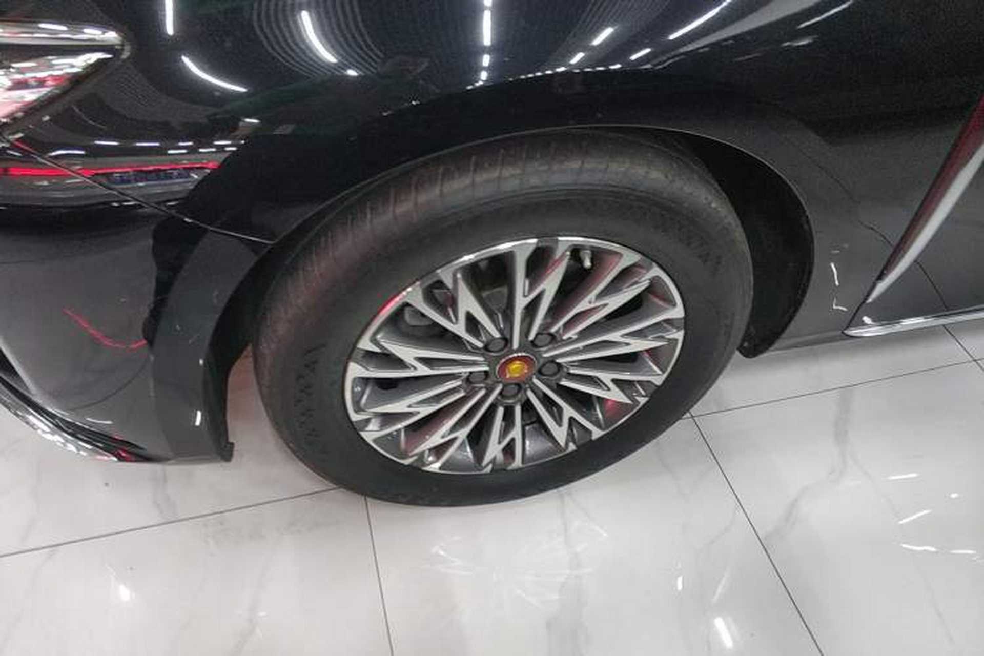 Used Hongqi H5 2024 2.0T Automatic Smart Connect Flagship Edition Left Front Wheel Hub