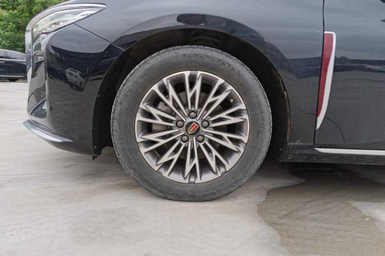 Used Hongqi H5 2024 1.5T DCT Smart Connect Flagship Edition Left Front Wheel Hub