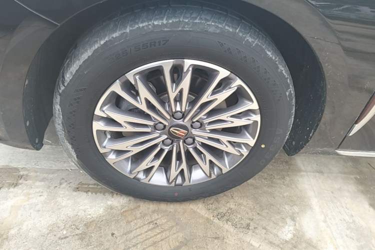 Used Hongqi H5 2024 1.5T DCT Smart Connect Flagship Edition Left Front Wheel Hub