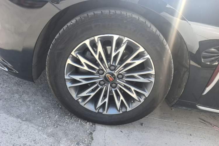 Used Hongqi H5 2024 1.5T DCT Smart Connect Flagship Edition Left Front Wheel Hub