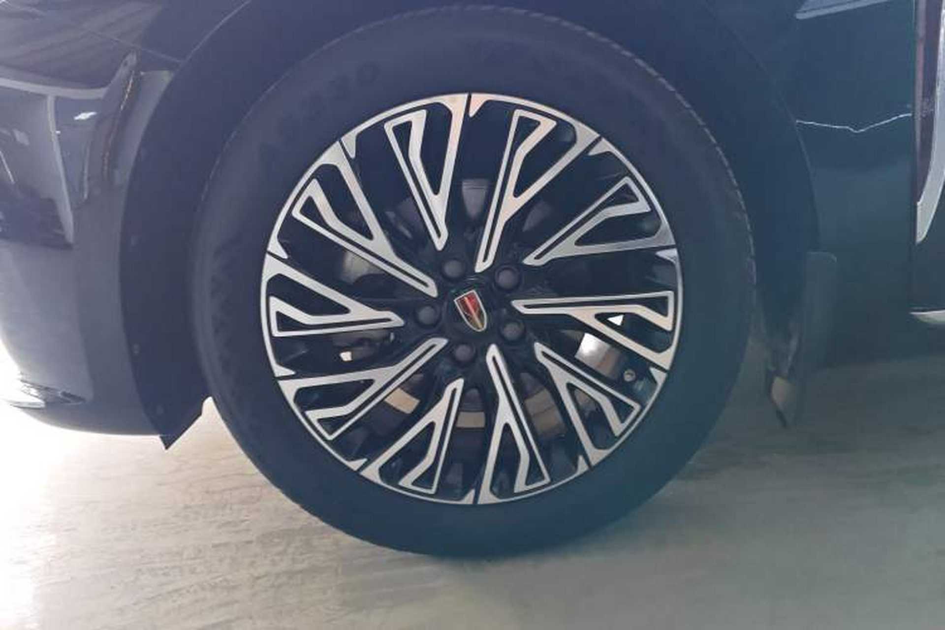 Used Hongqi H5 2024 2.0T Automatic Smart Connect Flagship Edition Left Front Wheel Hub