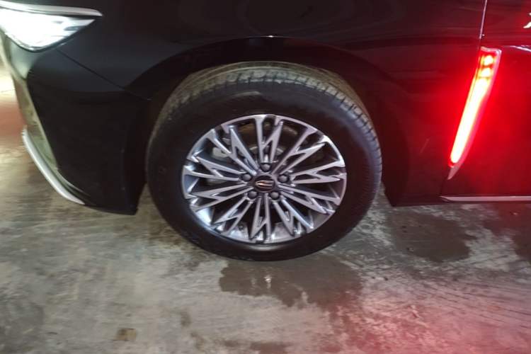 Used Hongqi H5 2024 1.5T DCT Smart Connect Flagship Edition Left Front Wheel Hub