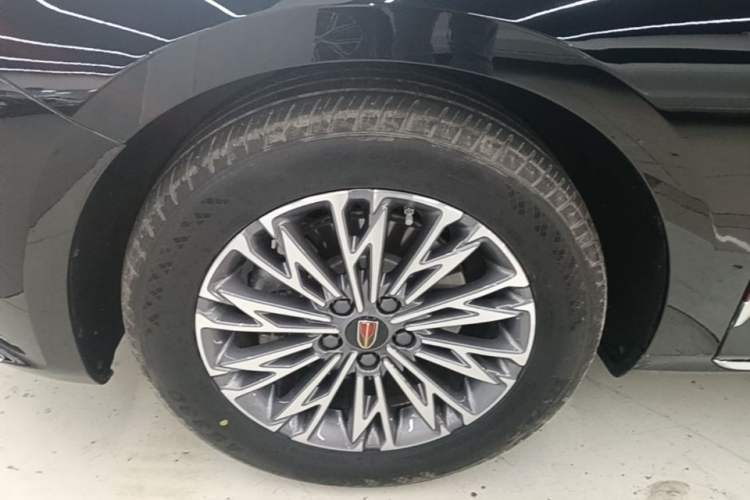 Used Hongqi H5 2024 1.5T DCT Smart Connect Flagship Edition Left Front Wheel Hub