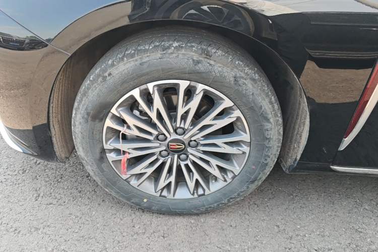 Used Hongqi H5 2024 1.5T DCT Smart Connect Flagship Edition Left Front Wheel Hub