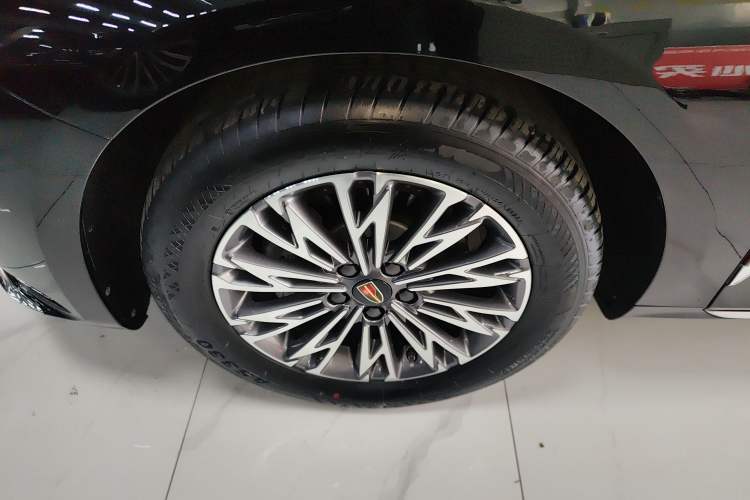 Used Hongqi H5 2024 1.5T DCT Smart Connect Flagship Edition Left Front Wheel Hub