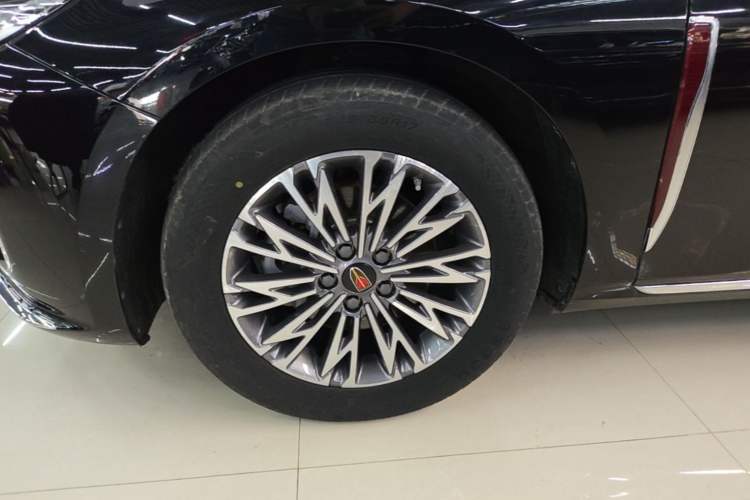 Used Hongqi H5 2024 1.5T DCT Smart Connect Flagship Edition Left Front Wheel Hub