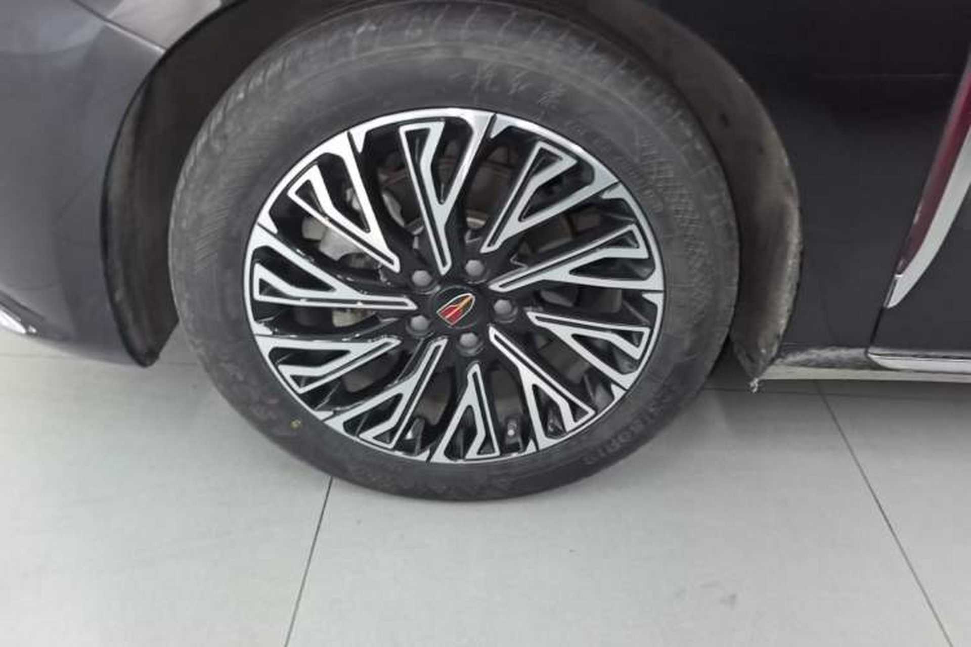 Used Hongqi H5 2024 2.0T Automatic Smart Connect Flagship Edition Left Front Wheel Hub
