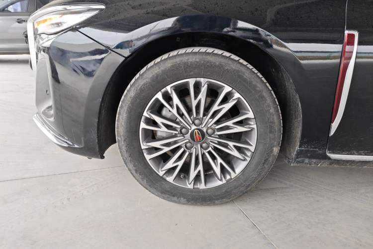 Used Hongqi H5 2024 1.5T DCT Smart Connect Flagship Edition Left Front Wheel Hub