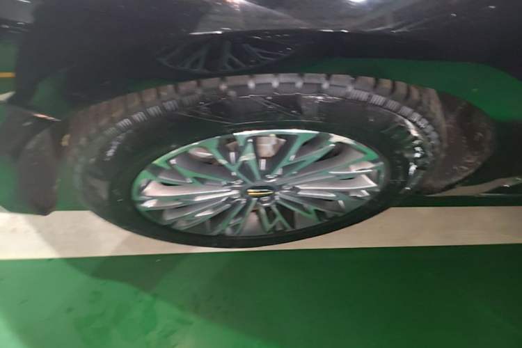 Used Hongqi H5 2024 1.5T DCT Smart Connect Flagship Edition Left Front Wheel Hub