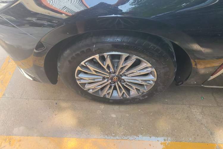 Used Hongqi H5 2024 1.5T DCT Smart Connect Flagship Edition Left Front Wheel Hub