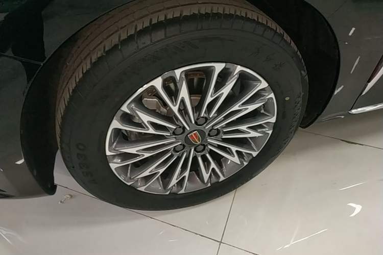 Used Hongqi H5 2024 1.5T DCT Smart Connect Flagship Edition Left Front Wheel Hub