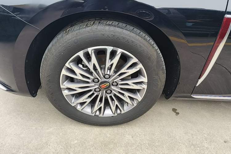 Used Hongqi H5 2024 1.5T DCT Smart Connect Flagship Edition Left Front Wheel Hub