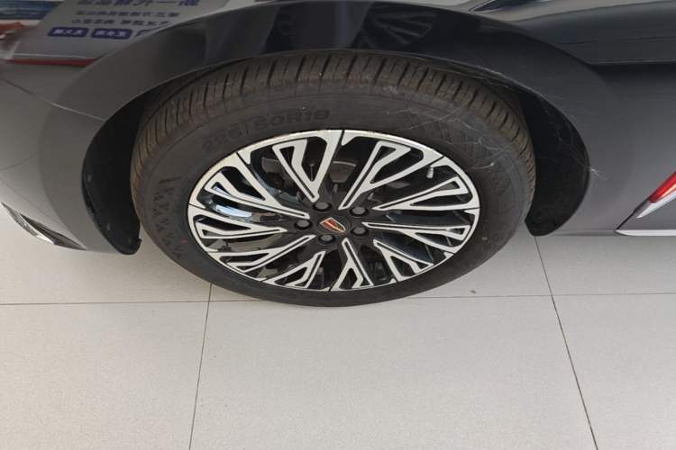 Used Hongqi H5 2024 2.0T Automatic Smart Connect Flagship Edition Left Front Wheel Hub