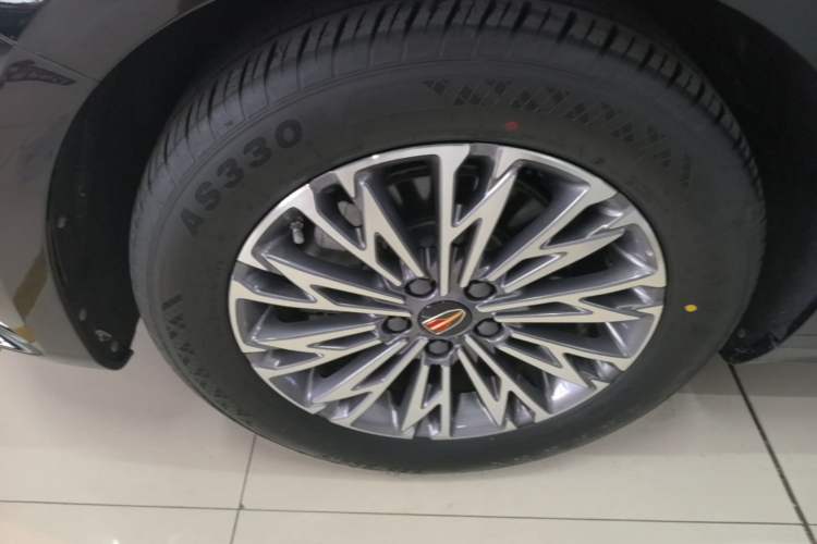Used Hongqi H5 2024 1.5T DCT Smart Connect Flagship Edition Left Front Wheel Hub