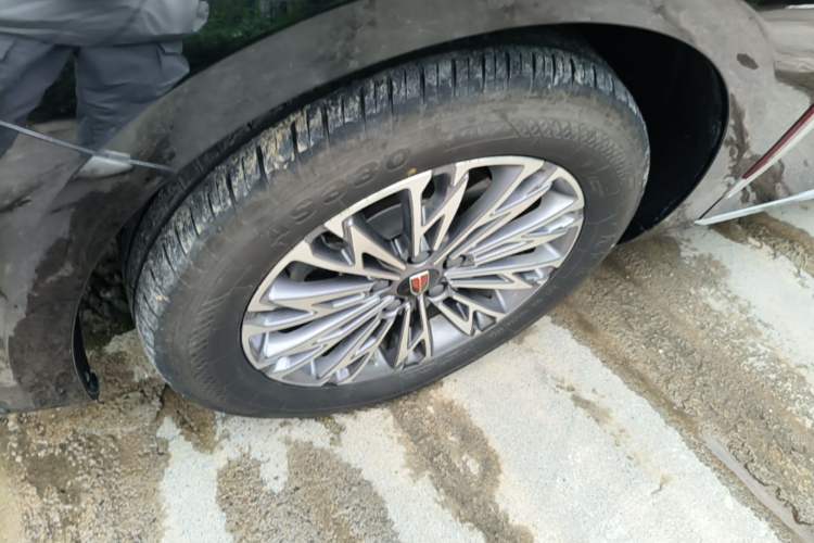 Used Hongqi H5 2024 1.5T DCT Smart Connect Flagship Edition Left Front Wheel Hub