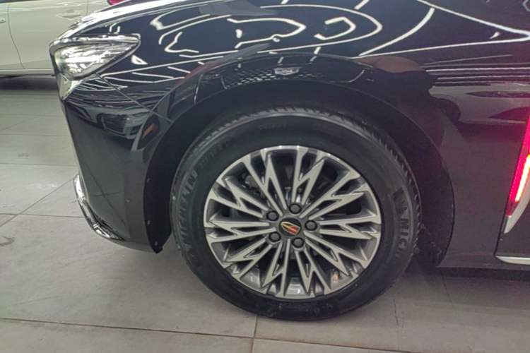 Used Hongqi H5 2024 1.5T DCT Smart Connect Flagship Edition Left Front Wheel Hub