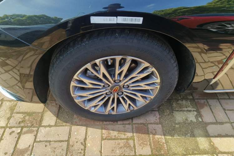 Used Hongqi H5 2024 1.5T DCT Smart Connect Flagship Edition Left Front Wheel Hub