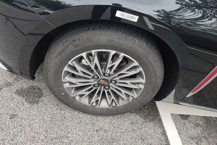 Used Hongqi H5 2024 1.5T DCT Smart Connect Flagship Edition Left Front Wheel Hub
