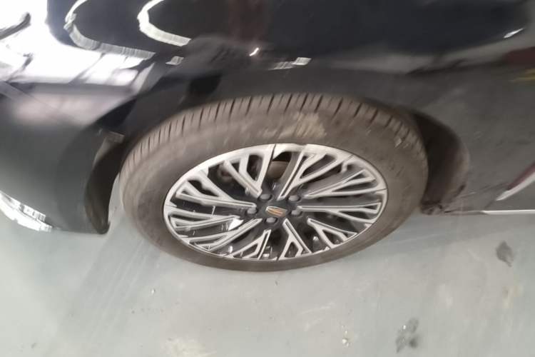 Used Hongqi H5 2024 2.0T Automatic Smart Connect Flagship Edition Left Front Wheel Hub