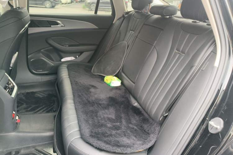 Used Hongqi H5 2024 2.0T Automatic Smart Connect Flagship Edition Left Rear Seat