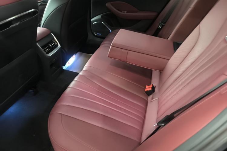Used Hongqi H5 2024 2.0T Automatic Smart Connect Flagship Edition Left Rear Seat