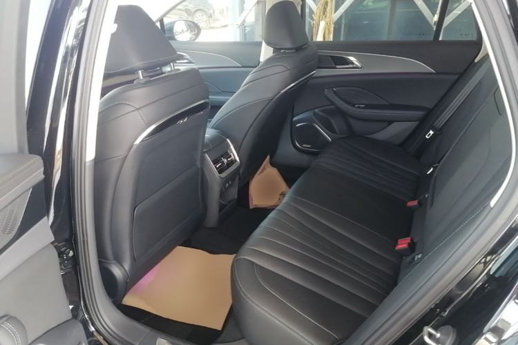 Used Hongqi H5 2024 2.0T Automatic Smart Connect Flagship Edition Left Rear Seat