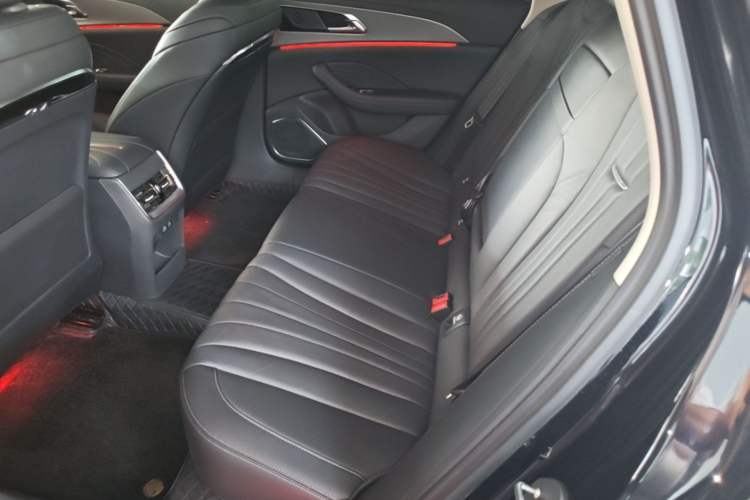 Used Hongqi H5 2024 2.0T Automatic Smart Connect Flagship Edition Left Rear Seat