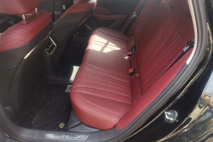 Used Hongqi H5 2024 2.0T Automatic Smart Connect Flagship Edition Left Rear Seat