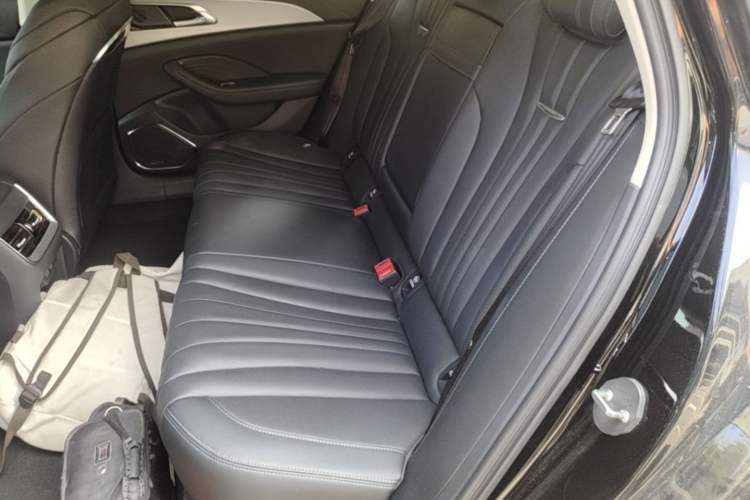 Used Hongqi H5 2024 1.5T DCT Smart Connect Flagship Edition Left Rear Seat