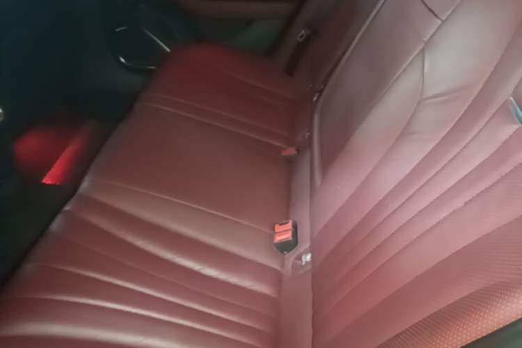 Used Hongqi H5 2024 2.0T Automatic Smart Connect Flagship Edition Left Rear Seat