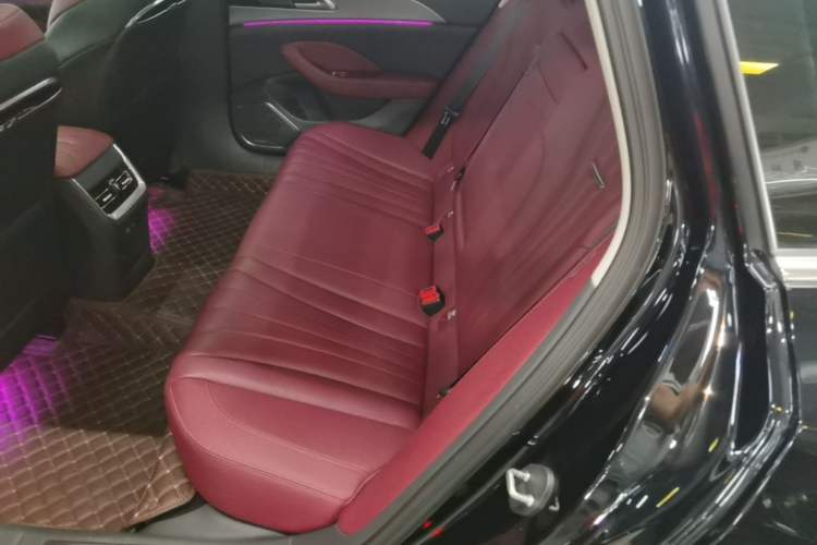 Used Hongqi H5 2024 2.0T Automatic Smart Connect Flagship Edition Left Rear Seat
