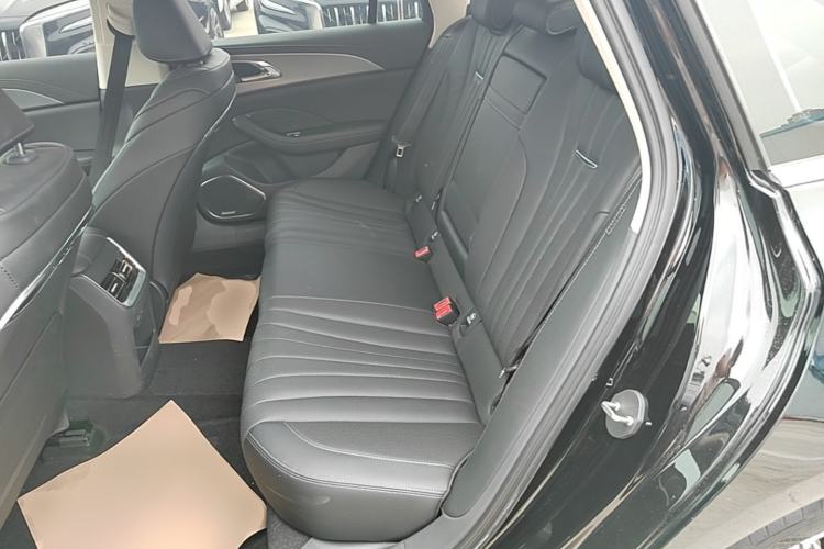 Used Hongqi H5 2024 2.0T Automatic Smart Connect Flagship Edition Left Rear Seat