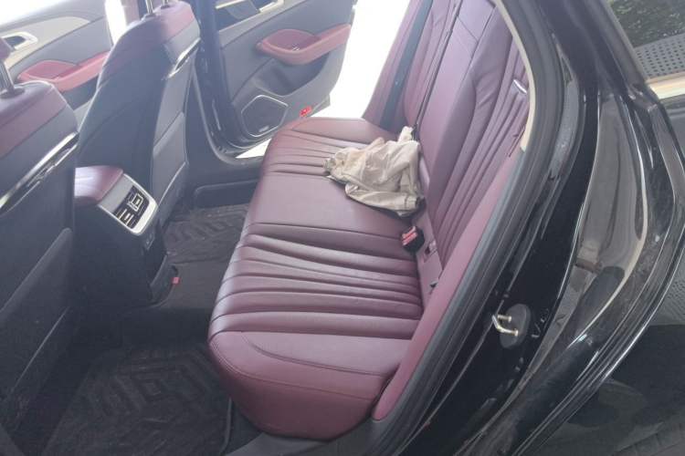 Used Hongqi H5 2024 2.0T Automatic Smart Connect Flagship Edition Left Rear Seat