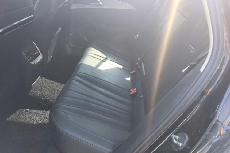 Used Hongqi H5 2024 1.5T DCT Smart Connect Flagship Edition Left Rear Seat