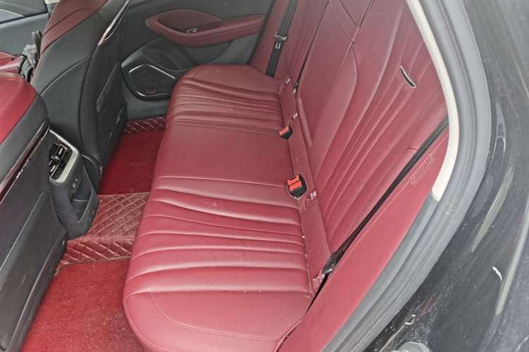 Used Hongqi H5 2024 2.0T Automatic Smart Connect Flagship Edition Left Rear Seat