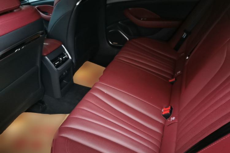 Used Hongqi H5 2024 2.0T Automatic Smart Connect Flagship Edition Left Rear Seat