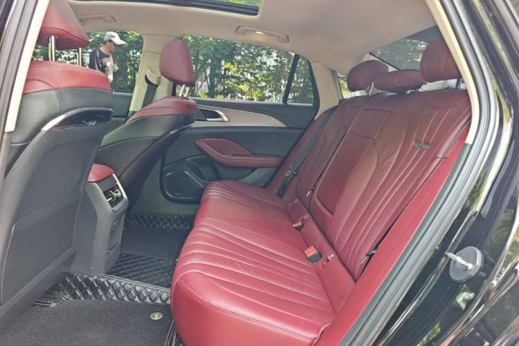 Used Hongqi H5 2024 2.0T Automatic Smart Connect Flagship Edition Left Rear Seat
