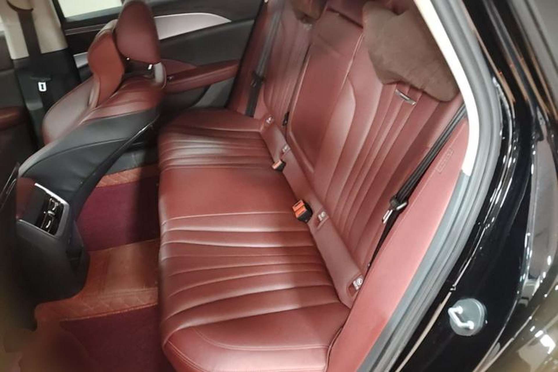 Used Hongqi H5 2024 2.0T Automatic Smart Connect Flagship Edition Left Rear Seat