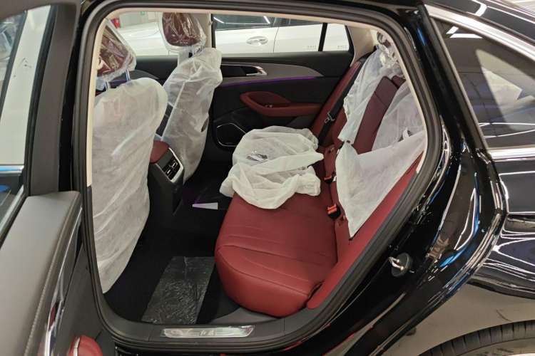 Used Hongqi H5 2024 2.0T Automatic Smart Connect Flagship Edition Left Rear Seat
