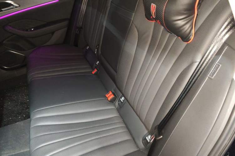 Used Hongqi H5 2024 2.0T Automatic Smart Connect Flagship Edition Left Rear Seat