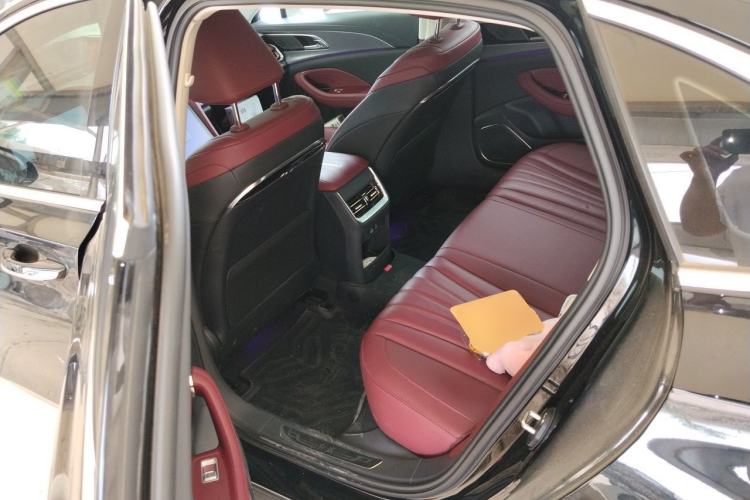 Used Hongqi H5 2024 2.0T Automatic Smart Connect Flagship Edition Left Rear Seat