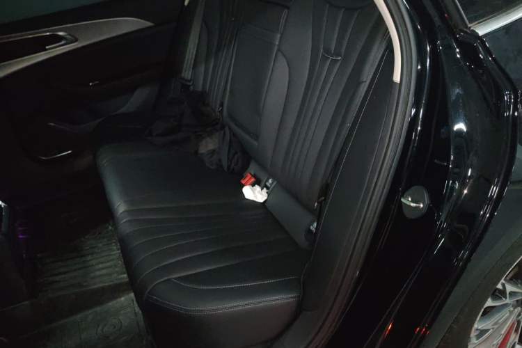 Used Hongqi H5 2024 1.5T DCT Smart Connect Flagship Edition Left Rear Seat
