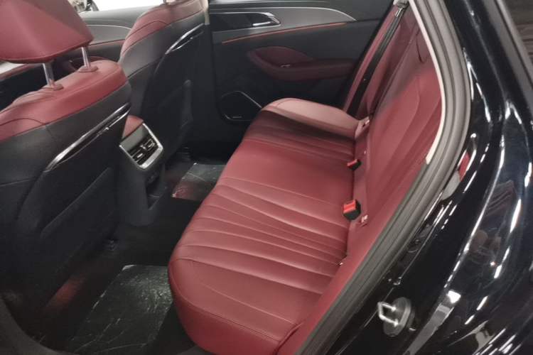 Used Hongqi H5 2024 2.0T Automatic Smart Connect Flagship Edition Left Rear Seat