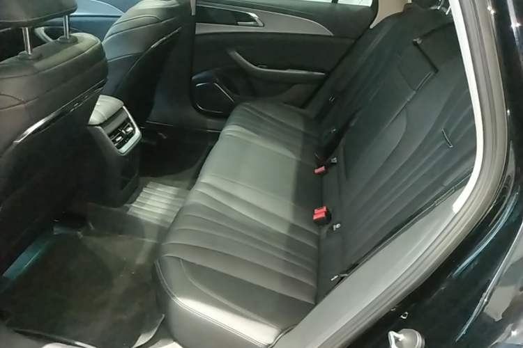 Used Hongqi H5 2024 2.0T Automatic Smart Connect Flagship Edition Left Rear Seat