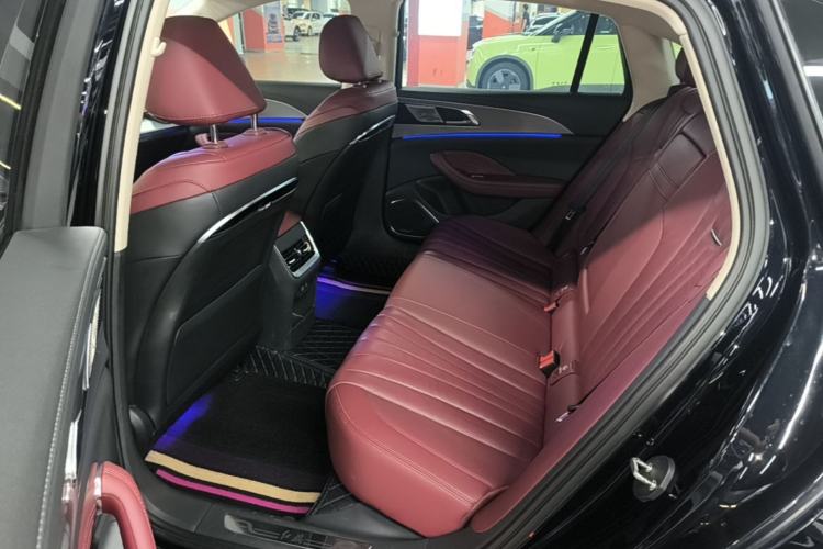Used Hongqi H5 2024 2.0T Automatic Smart Connect Flagship Edition Left Rear Seat