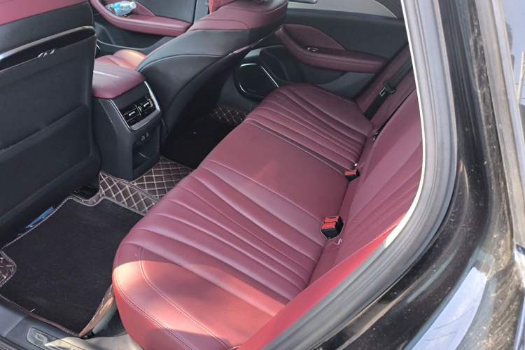Used Hongqi H5 2024 2.0T Automatic Smart Connect Flagship Edition Left Rear Seat