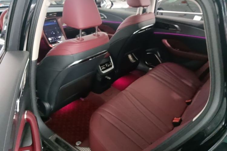 Used Hongqi H5 2024 2.0T Automatic Smart Connect Flagship Edition Left Rear Seat