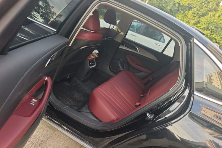 Used Hongqi H5 2024 1.5T DCT Smart Connect Flagship Edition Left Rear Seat