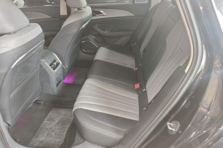 Used Hongqi H5 2024 1.5T DCT Smart Connect Flagship Edition Left Rear Seat